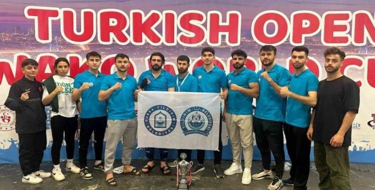 Kick Boks turnuvasında Yıldırım rüzgarı
