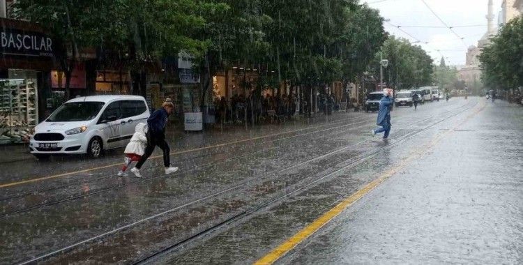 Meteorolojiden kuvvetli yağış uyarısı
