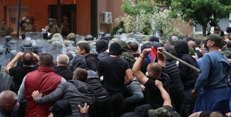 Fransa Kosova'da KFOR'a yönelik saldırıyı kınadı