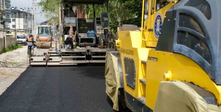 Kütahya’nın Dumlupınar Mahallesi’ne sıcak asfalt
