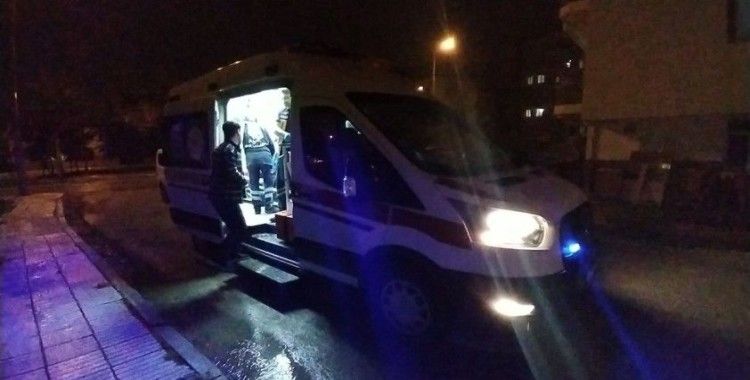 Tartıştığı eşini bıçakladı
