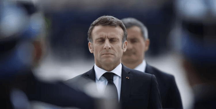 Macron, Putin'in Ukrayna'yı işgal ederek NATO'yu uyandırdığını savundu