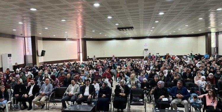 Gediz’de minik Kur’an Kursu öğrencilerinden yıl sonu gösterisi
