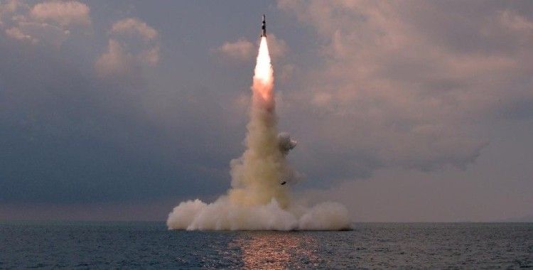 Güney Kore, denize düşen Kuzey Kore roketinin enkazını çıkarmaya çalışıyor