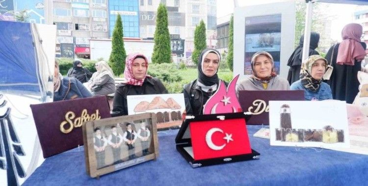 Bir yıllık emeklerini sergilediler
