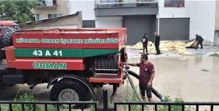Kütahya OBM personeli sel baskınlarında su tahliyelerine destek verdi
