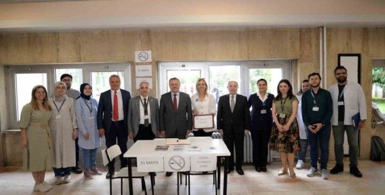 BUÜ Hastanesi ziyaretçilerine tütün ürünlerinin zararları anlatıldı
