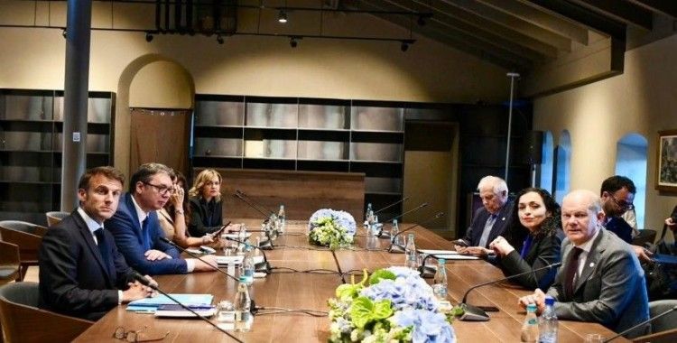 Kosova ile Sırbistan cumhurbaşkanları Moldova’da bir araya geldi
