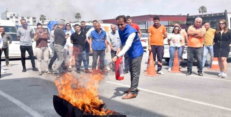 Mersin'de belediye personeline yangın ve kurtarma tatbikatı