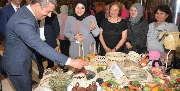 Öğrenmenin yaşı olmadığını kanıtlayan kursiyerler hünerlerini sergiledi
