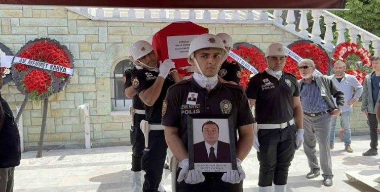 Kalp krizi sebebiyle vefat eden polis memuru son yolcuğuna uğurlandı
