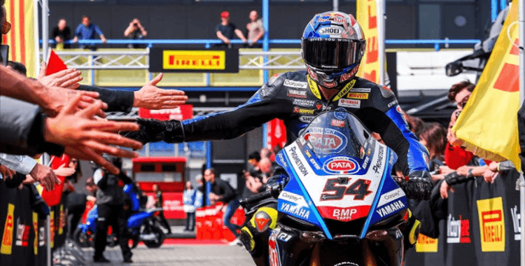 Milli motosikletçi Toprak Razgatlıoğlu, İtalya'da 3. oldu