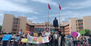 Öğrencilerden Bisiklet Günü etkinliği
