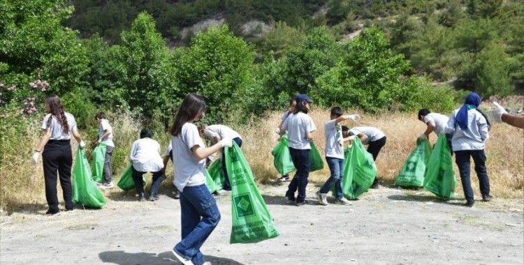 Dünya çevre gününde 1 ton cam ve plastik atık geri dönüşüme kazandırıldı
