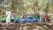 Çocuklar ormandan poşet poşet çöp topladılar

