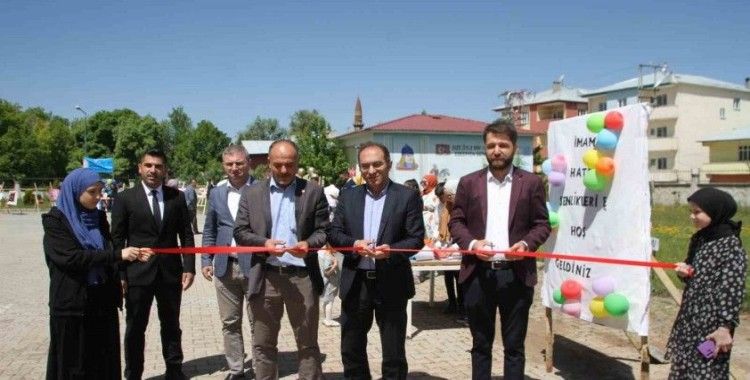 Malazgirt’te depremzedeler yararına yardım kampanyası
