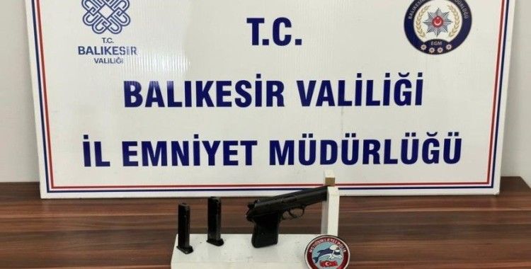 Balıkesir’de 27 aranan şahıstan 14’ünü tutukladı