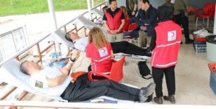 Jandarma vatandaş el ele kan bağış kampanyası düzenlendi
