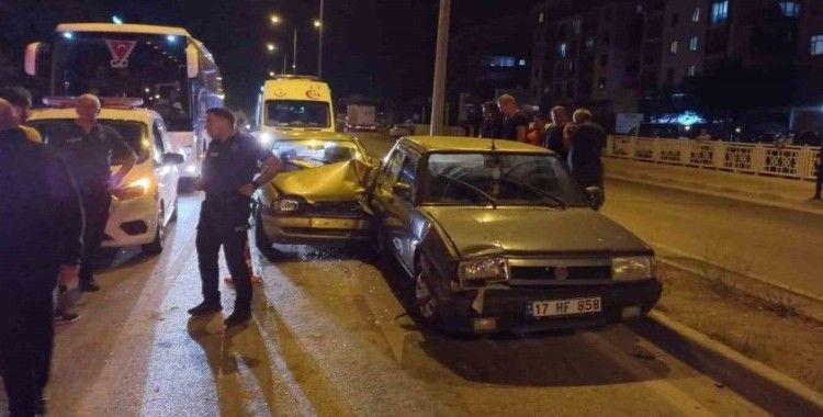 Ezine’de zincirleme trafik kazası
