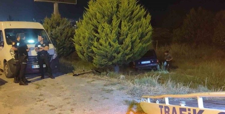 Alkollü sürücünün kullandığı otomobil, polis uygulama noktasında kaza yaptı
