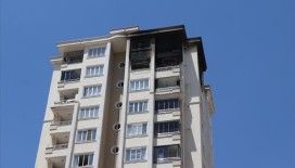 Gaziantep'te 15 katlı binada çıkan yangında 5 kişi dumandan etkilendi