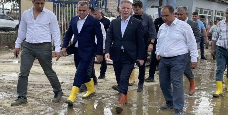 İstanbul Valisi Davut Gül selin vurduğu Halkalı Gümrük’te incelemelerde bulundu
