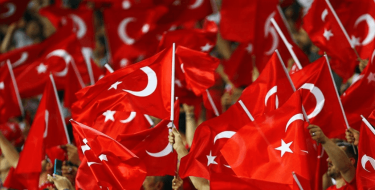 Türkiye-Ermenistan maçında tribünler Türk bayraklarıyla donatılacak