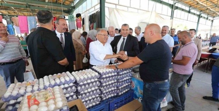 Başkan Büyükkılıç, Tomarza’da Esnafla Buluştu
