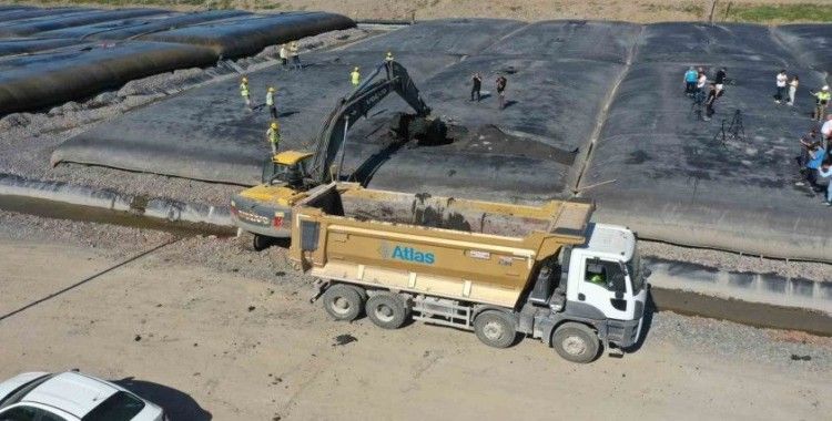 Büyükşehir’e dip çamuru ödülü
