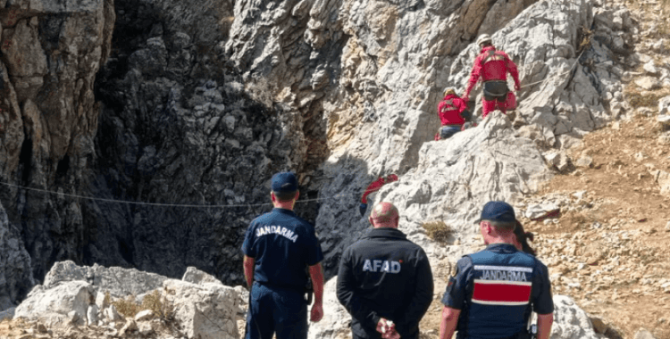 Mersin'de Morca Düdeni mağarasında mahsur kalan Amerikalı bilimciyi kurtarma operasyonu sürüyor