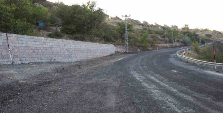 Güzelköy ve Kayabağ bağlantı yolu yenileniyor
