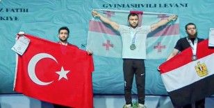 Adanalı Fatih Kamuz, Dünya Bilek Güreşi Şampiyonasından ikinci oldu
