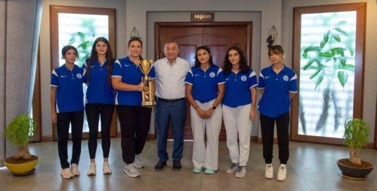 Akay, “Kulübümüzün ligde kalıcı ve başarılı olması için çalışıyoruz”
