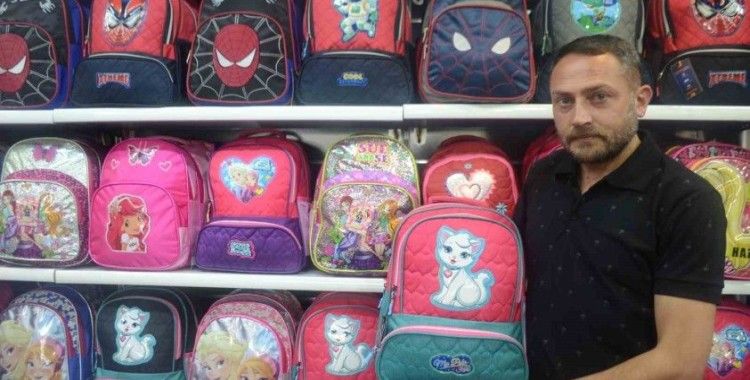 Okullar açılırken seçilen çantalara dikkat etmek gerekiyor
