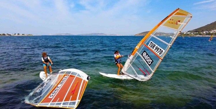 Foça’da Kurtuluş Kupası Yelken Yarışları başladı
