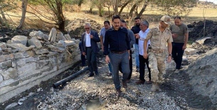 Hamur Kaymakamı Yıldırım, ilçeye bağlı köylerde incelemelerde bulundu
