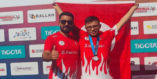 Özel sporcu milli atlet Emirhan Akçakoca'dan Avrupa Şampiyonası'nda dünya rekoru