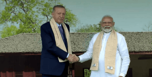 Cumhurbaşkanı Erdoğan, Mahatma Gandhi'nin anıt mezarını ziyaret etti