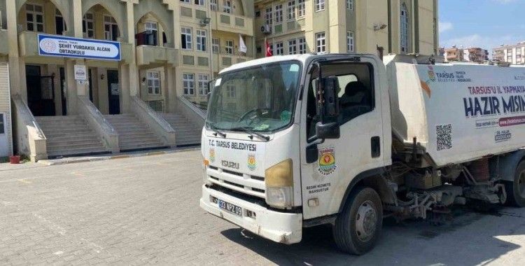Tarsus’taki okullarda temizlik ve dezenfeksiyon çalışması yapıldı