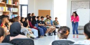 Diyarbakır'da öğrencilere bireysel motivasyon semineri