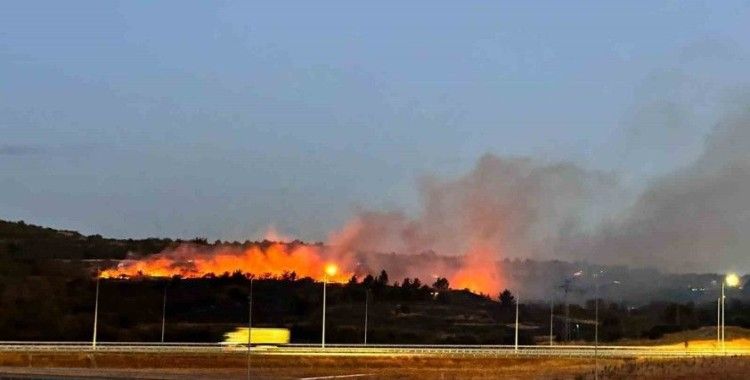 Gelibolu’da askeri alandaki yangın kısmen kontrol altına alındı
