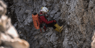 Mersin'de mağarada rahatsızlanan ABD'li dağcı Dickey'in tahliyesi sürüyor