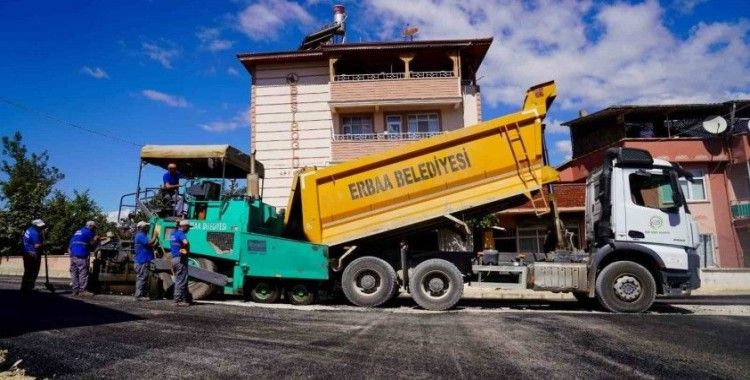 Erbaa belediyesi çalışanlarına hız kesmeden devam ediyor
