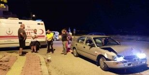 Kontrolden çıkan otomobil park halindeki ticari araca çarptı: 1 yaralı
