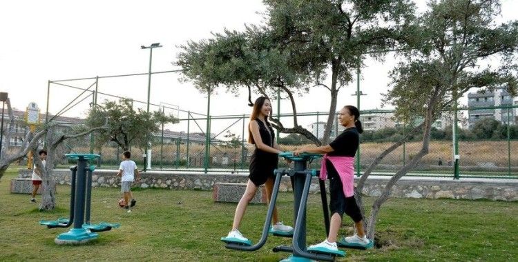 Kuşadası’nda park ve yeşil alanlar kent sakinlerinin gözdesi oldu
