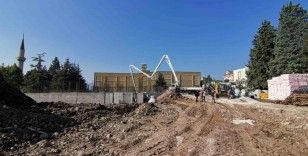 Gediz’de kamu binaları hızla yükseliyor
