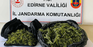 Edirne'de ticari taksideki yolcunun çantasından uyuşturucu çıktı