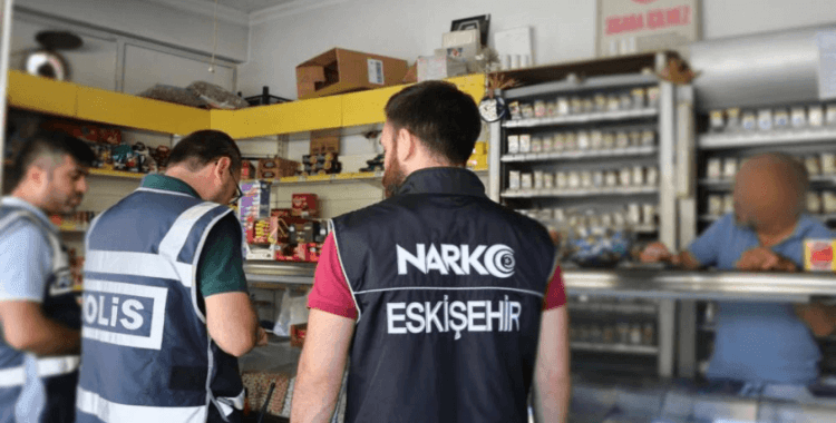 Polis ekipleri okul çevrelerinde denetimi arttırdı