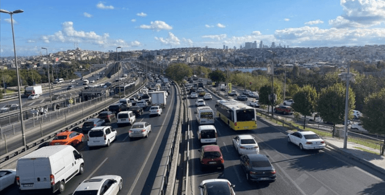 İstanbul'un bazı bölgelerinde trafik yoğunluğu yaşandı
