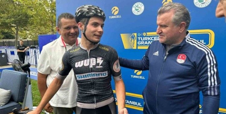 Muğla bisiklet takımı 30 ülkenin katıldığı yarışta altın madalya kazandı
